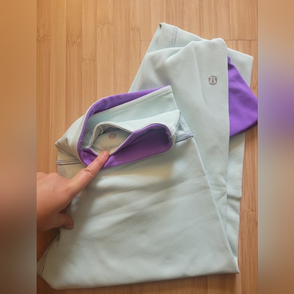 Lulu Lemon Wunder Under size 8 reversible - Picture 2 of 2